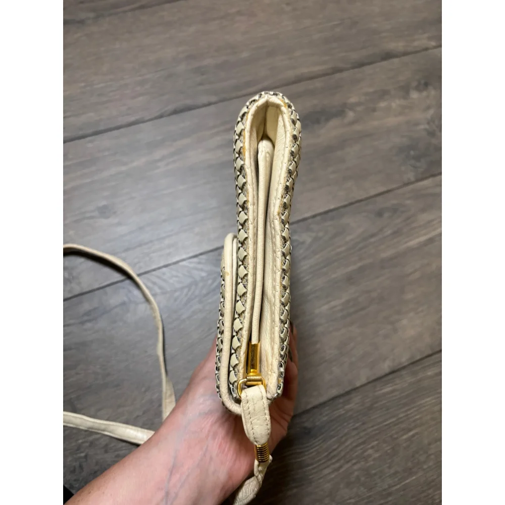 Victoria Place Purse Crossbody Bag Chainmail Mesh Enamel Magnetic Snap Ivory OS - Picture 8 of 13